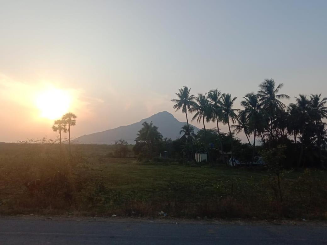 Sri Shankaraa Guest House Tiruvannamalai Exterior photo